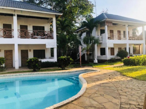 Miwa Holiday Resort Diani Beach